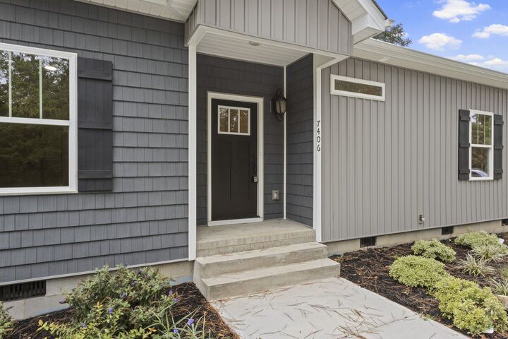 Property Photo:  7406 S Pine Street  SC 29372 