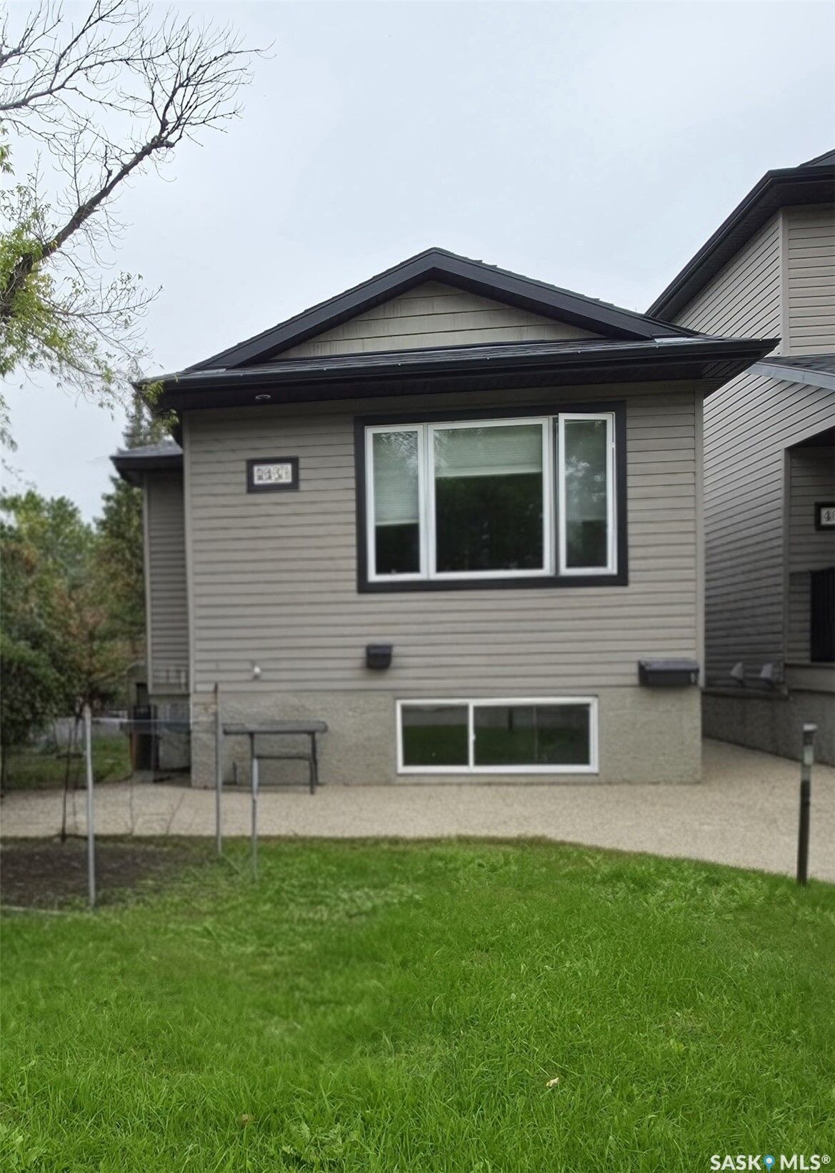 Property Photo:  463 Halifax Street  SK S4R 1T4 