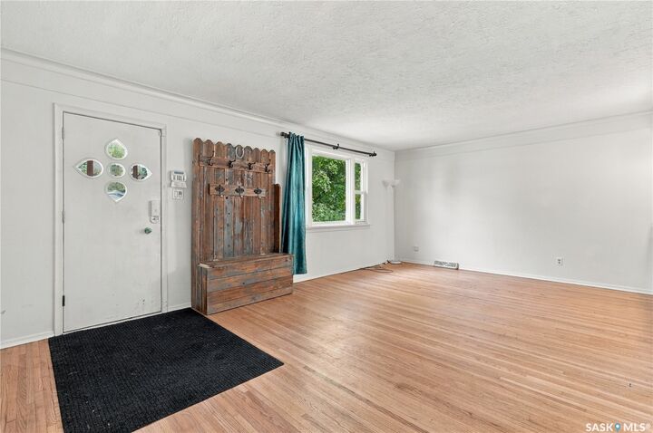 Property Photo:  2250 Mackay Street  SK S4N 2S8 