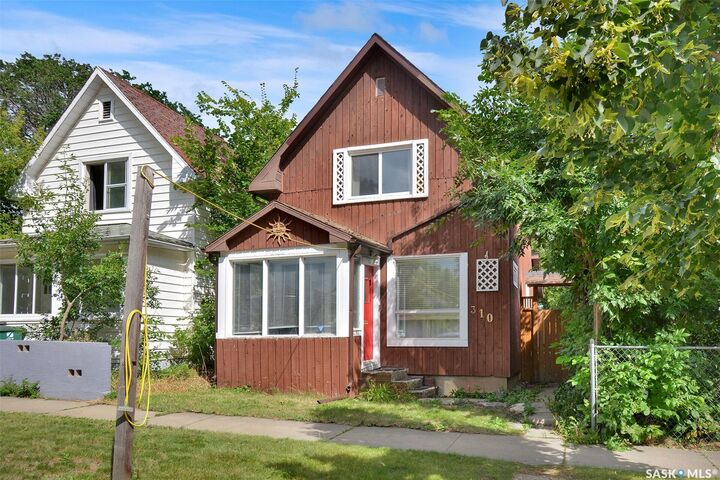 Property Photo:  310 J Avenue N  SK S7L 2K2 