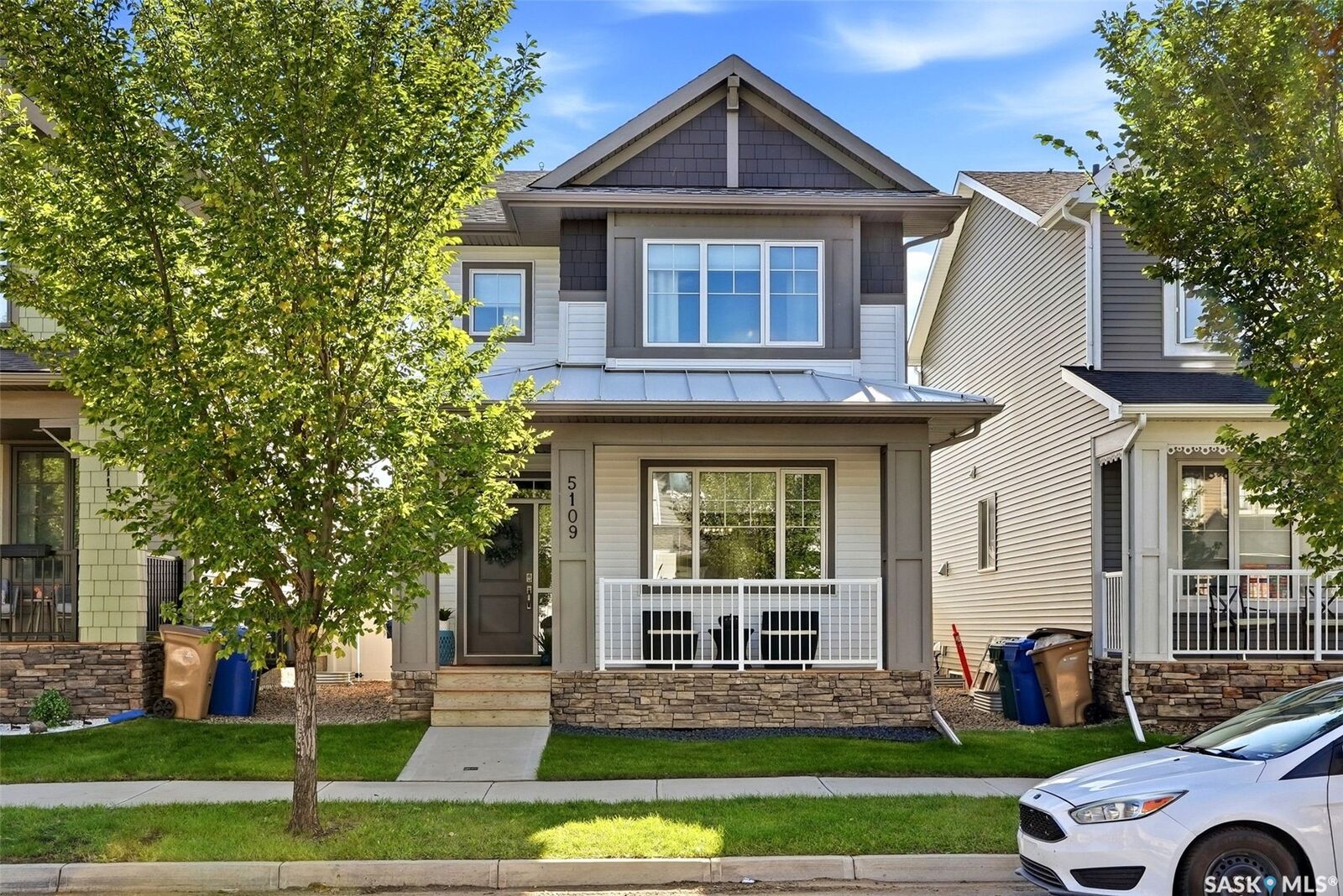 Property Photo:  5109 Buckingham Drive E  SK S4V 3S3 