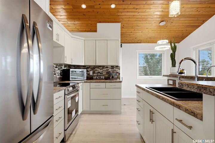 Property Photo:  414 Walter Street  SK S0G 4L0 