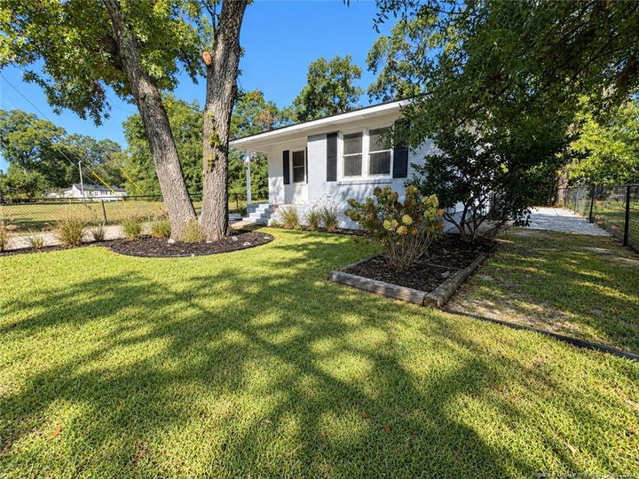 Property Photo:  804 Brewer Street  NC 28301 