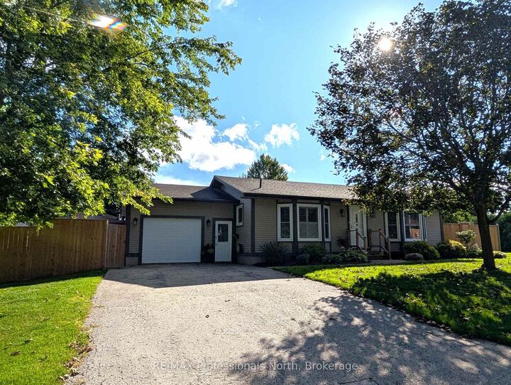 Property Photo:  147 15th Ave Close  ON N4N 3P8 