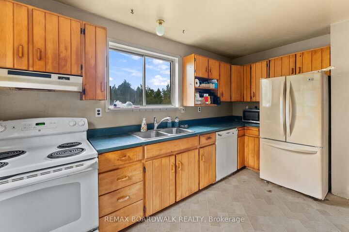 Property Photo:  365 Scotch Line Road W  ON K0G 1N0 