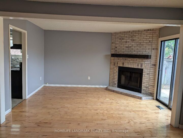 Property Photo:  23 Wallace Drive  ON L4N 7E2 