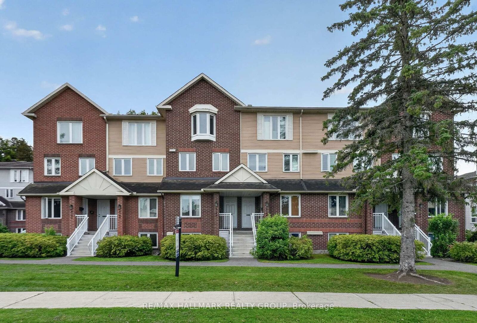 Property Photo:  6786 Jeanne Darc Boulevard N B  ON K1C 6E9 