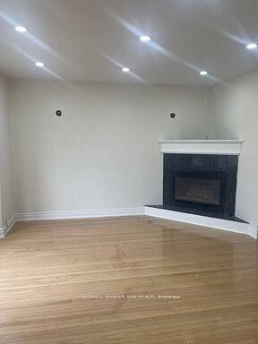 Property Photo:  220 Bloor Street W Main  ON L1J 1P8 