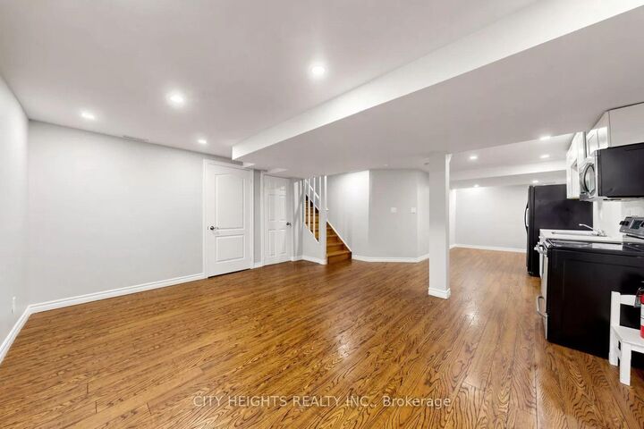 Property Photo:  58 Bradbury Crescent Lower  ON L1T 4G5 