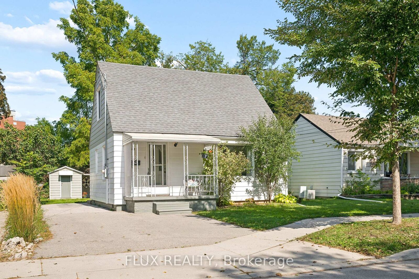 Property Photo: 40 Perth Road ON N2M 3G5