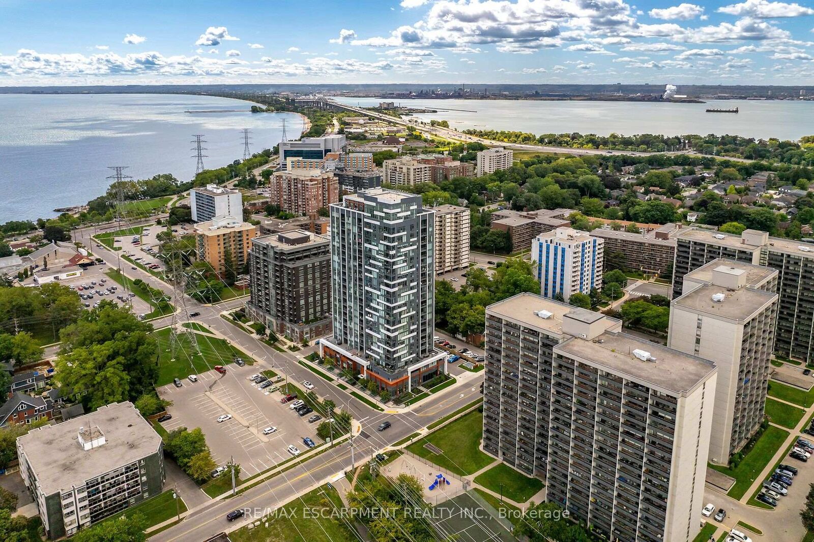 Property Photo:  500 Brock Avenue 2105  ON L7S 0A5 