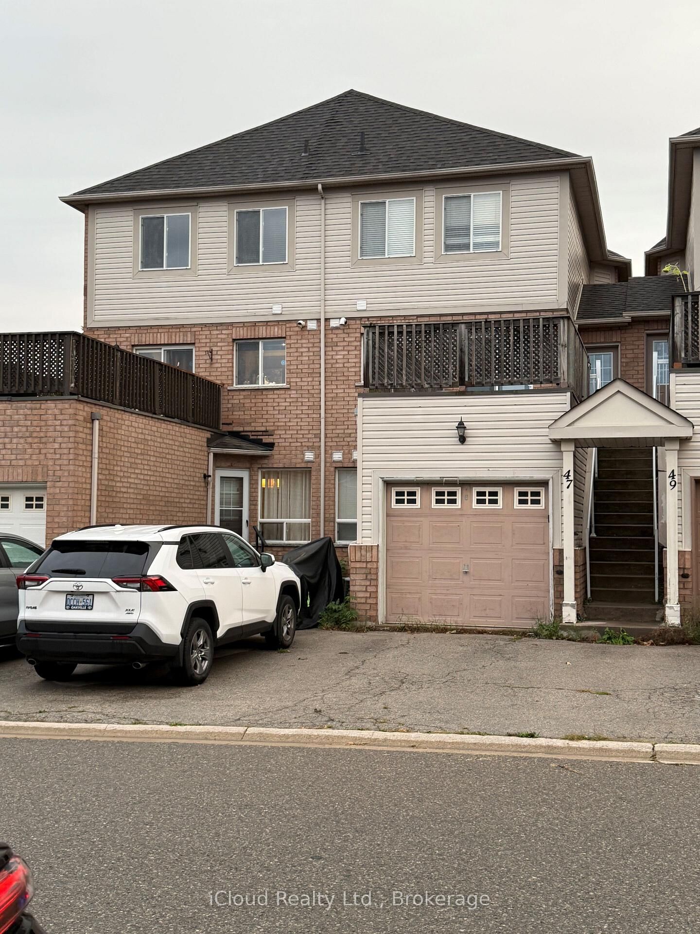 Property Photo:  1489 Heritage Way 46  ON L6M 4M7 