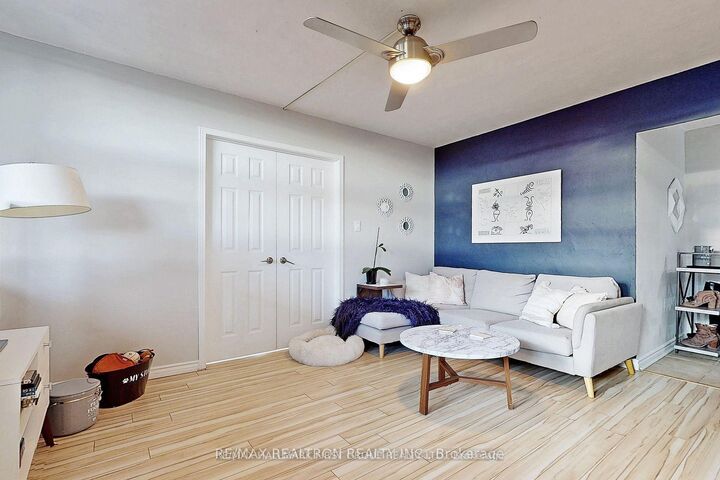 Property Photo:  2245 Eglinton Avenue E 803  ON M1K 2N3 