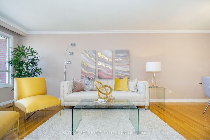 Property Photo:  233 Hullmar Drive Upper  ON M3N 2G2 