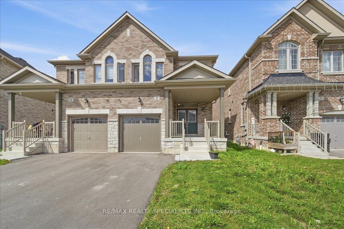 Property Photo:  90 Ferragine Crescent  ON L3Z 4K2 