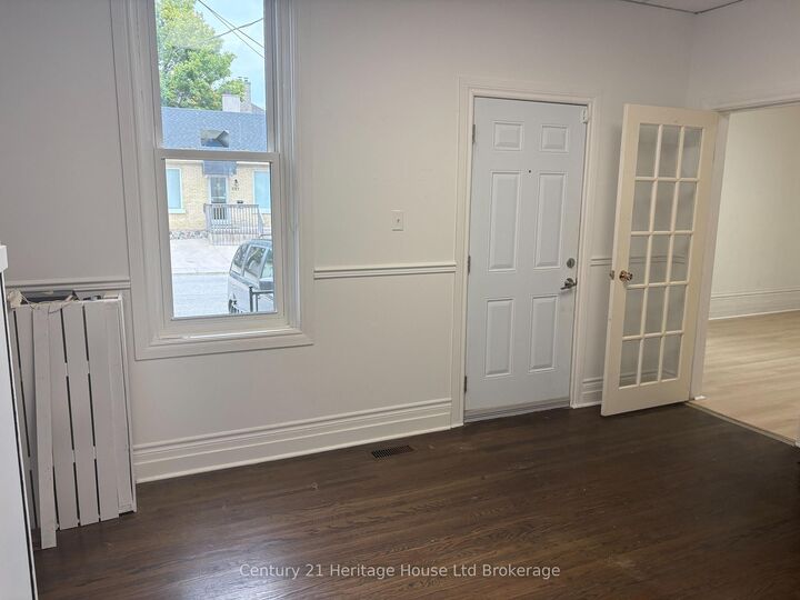 Property Photo:  21 Wellington Street N  ON N4S 6P1 