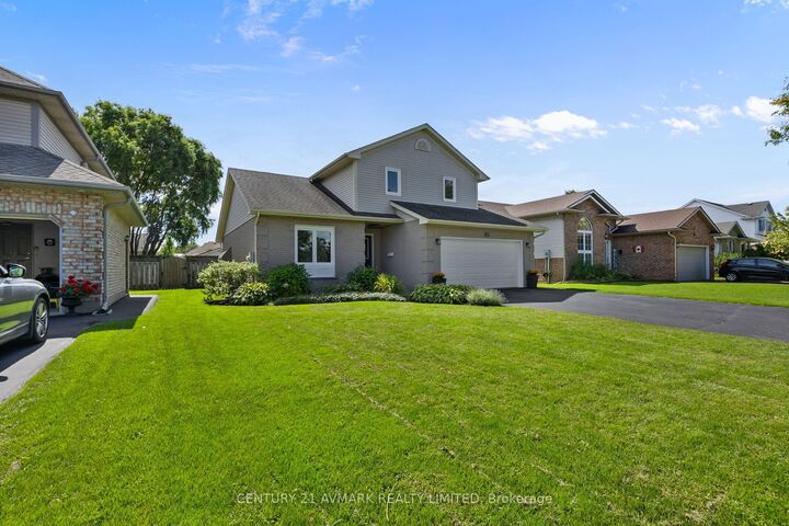 Property Photo:  65 Wellandvale Drive  ON L3C 7C5 