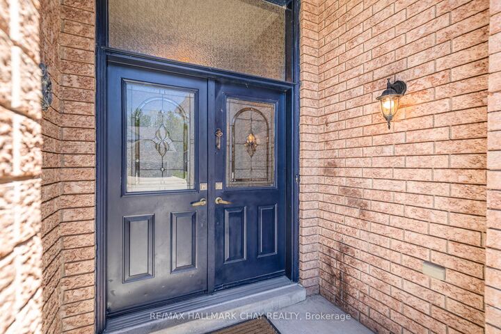 Property Photo:  2 Old Hickory Lane  ON L9Z 3A9 