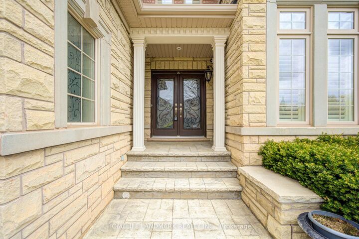 Property Photo:  2323 Awenda Drive  ON L6H 7J7 
