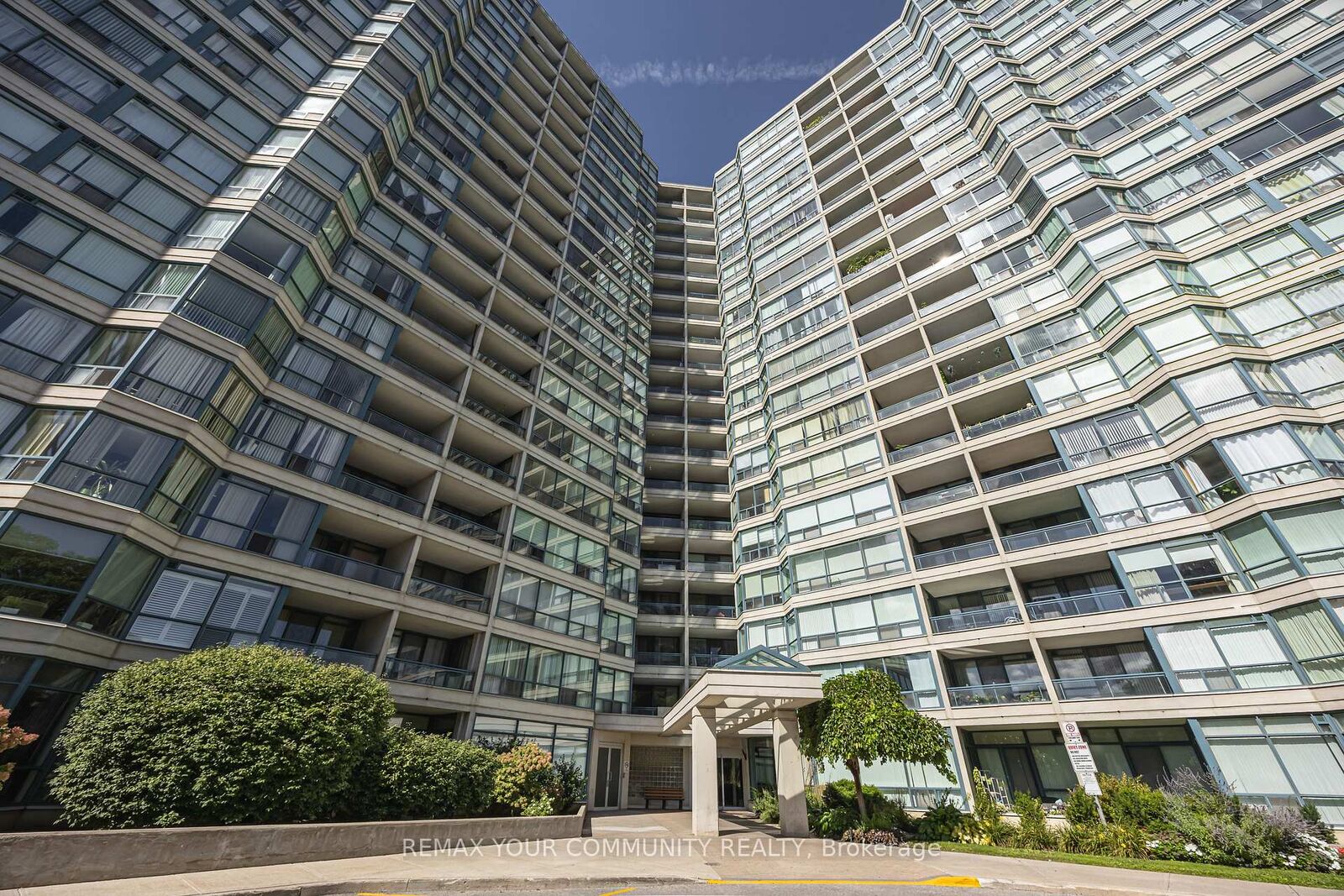 Property Photo: 4725 Sheppard Avenue E 1109 ON M1S 5B3