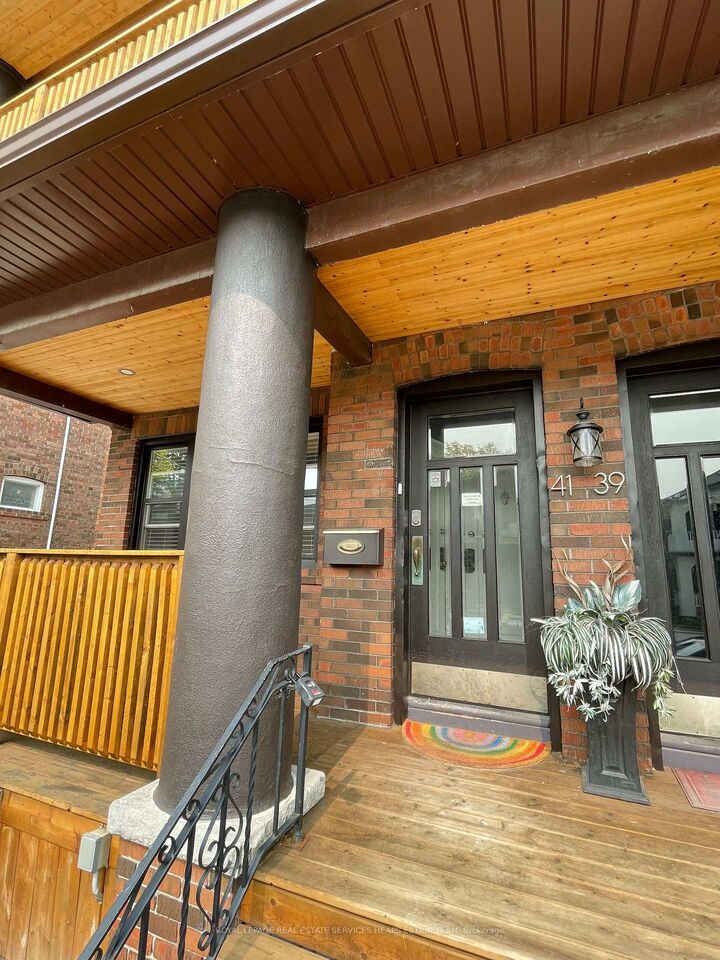 Property Photo:  41 Scarboro Beach Boulevard Main  ON M4E 2W9 
