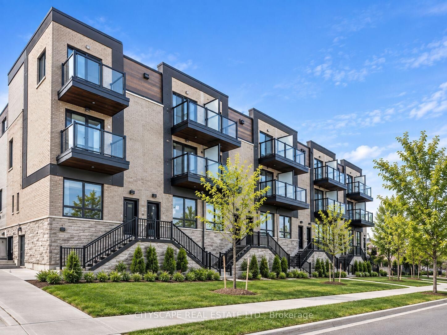 Property Photo:  531 Big Bay Point 7  ON L4N 3Z6 