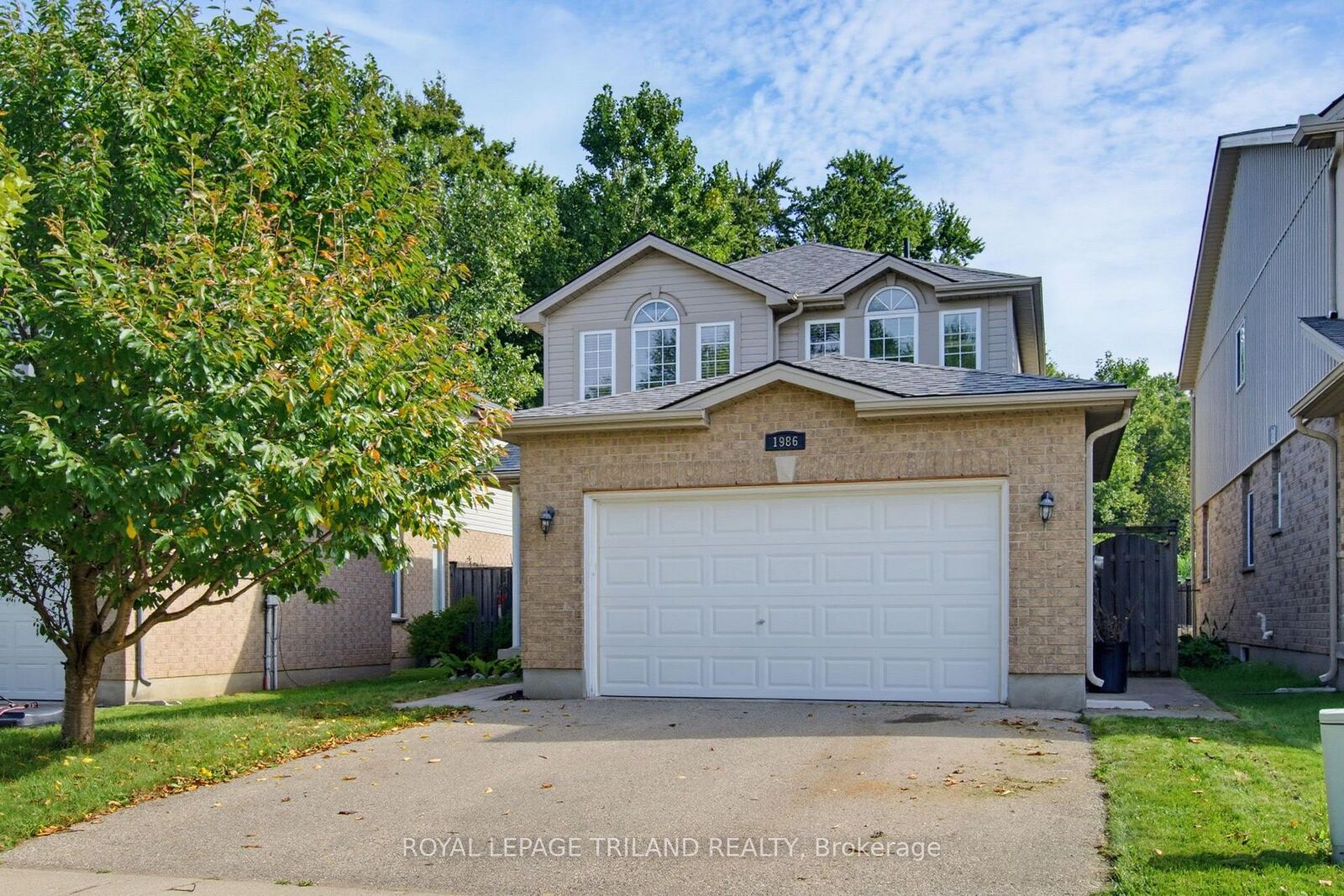 Property Photo:  1986 Denview Avenue  ON N6G 0G3 