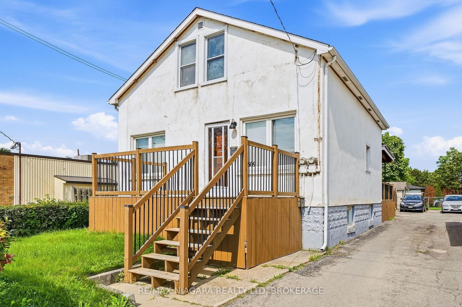 Property Photo:  509 Lincoln Street  ON L3B 4N9 