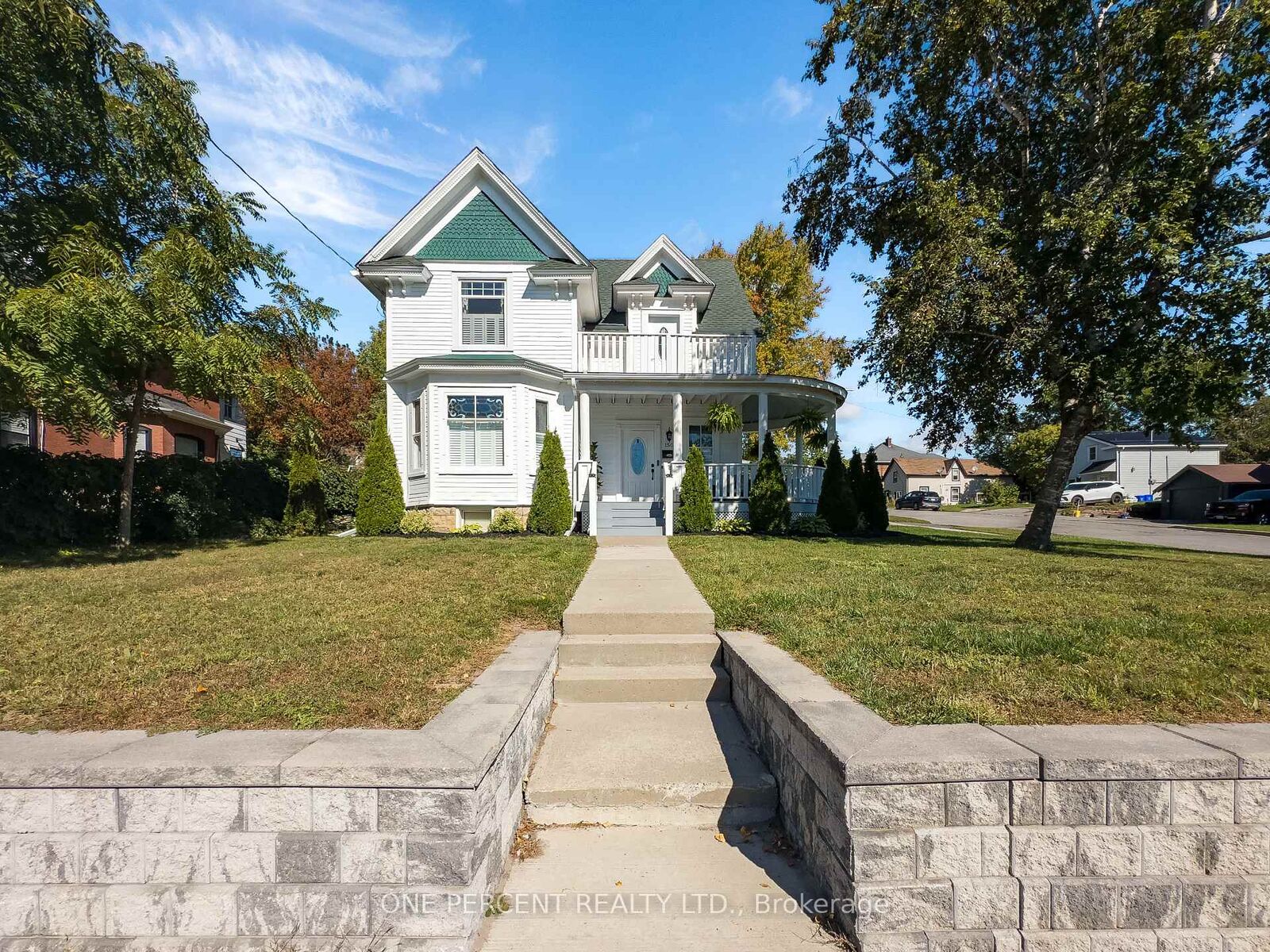 Property Photo:  150 King Street  ON K8V 3W6 