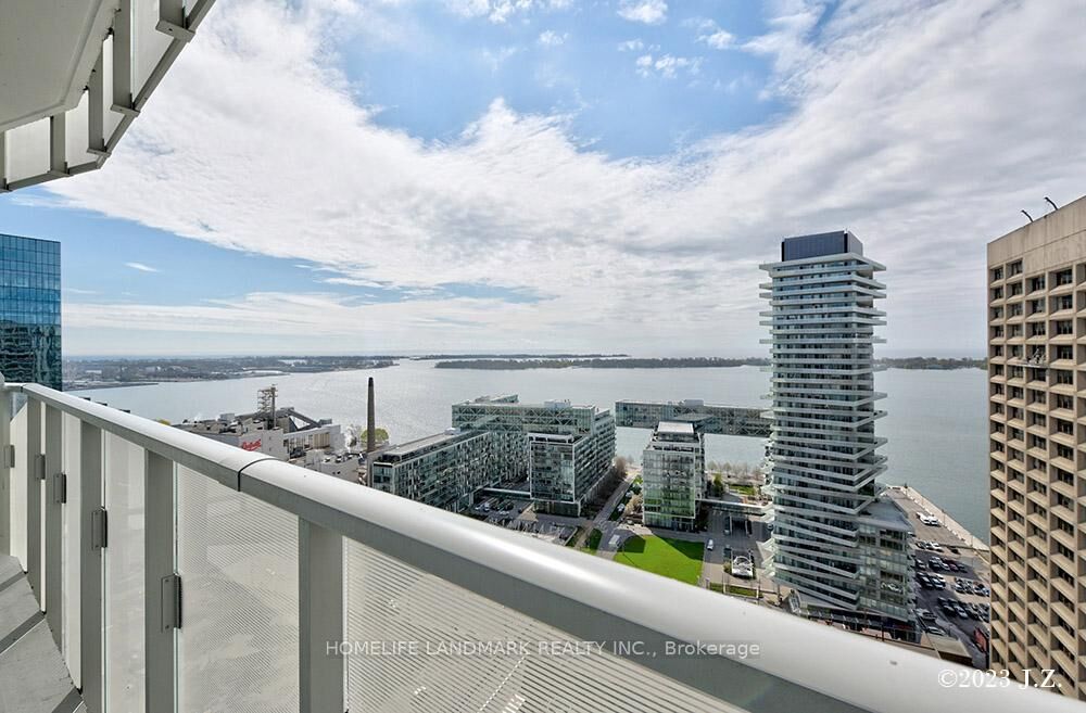 Property Photo:  28 Freeland Street 2502  ON M5E 0E3 