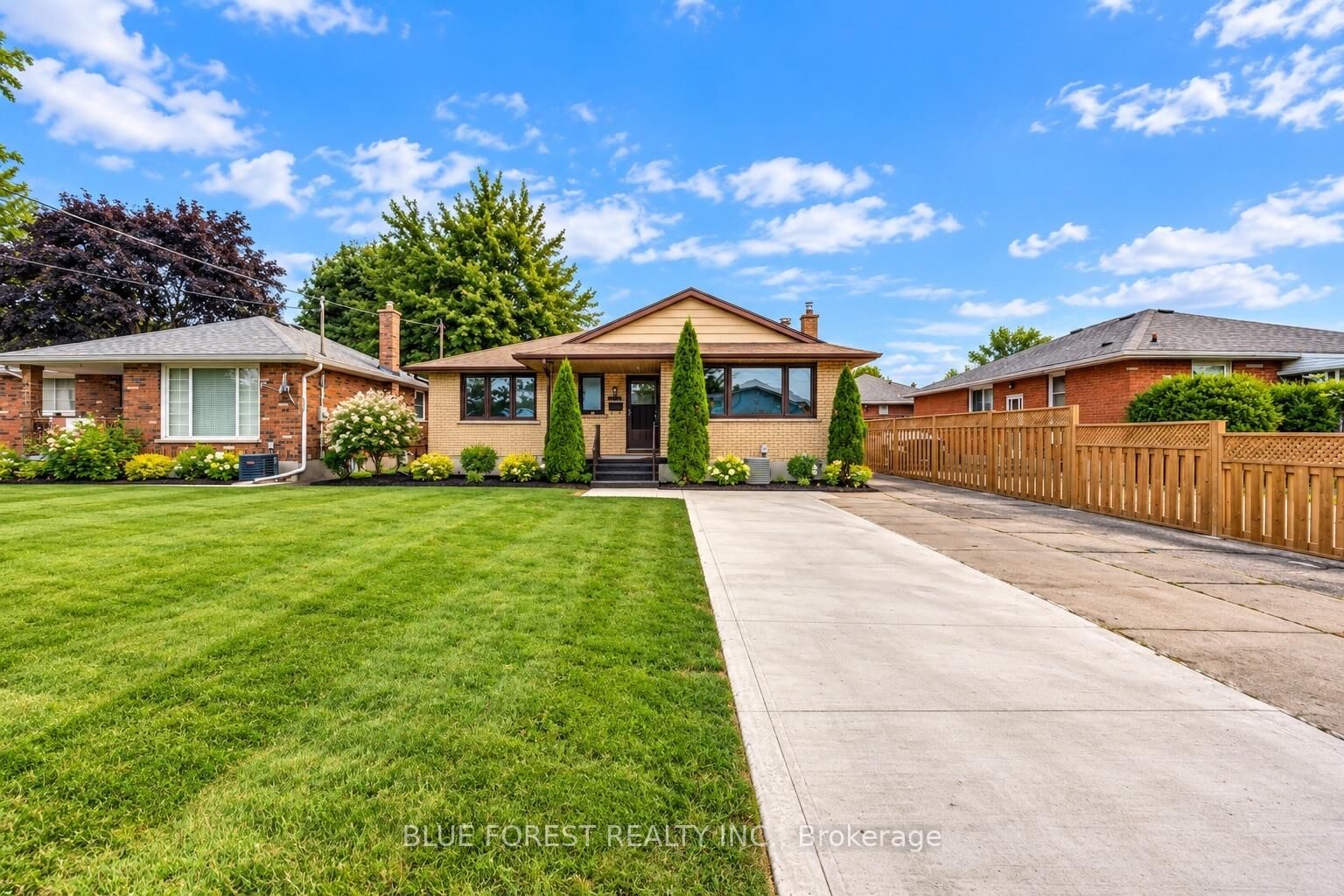 Property Photo:  1688 Trafalgar Street  ON N5W 1X3 
