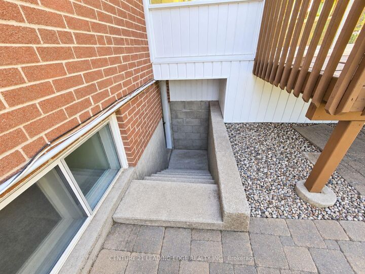 Property Photo:  39 Sumner Heights Drive  ON M2K 1Y2 