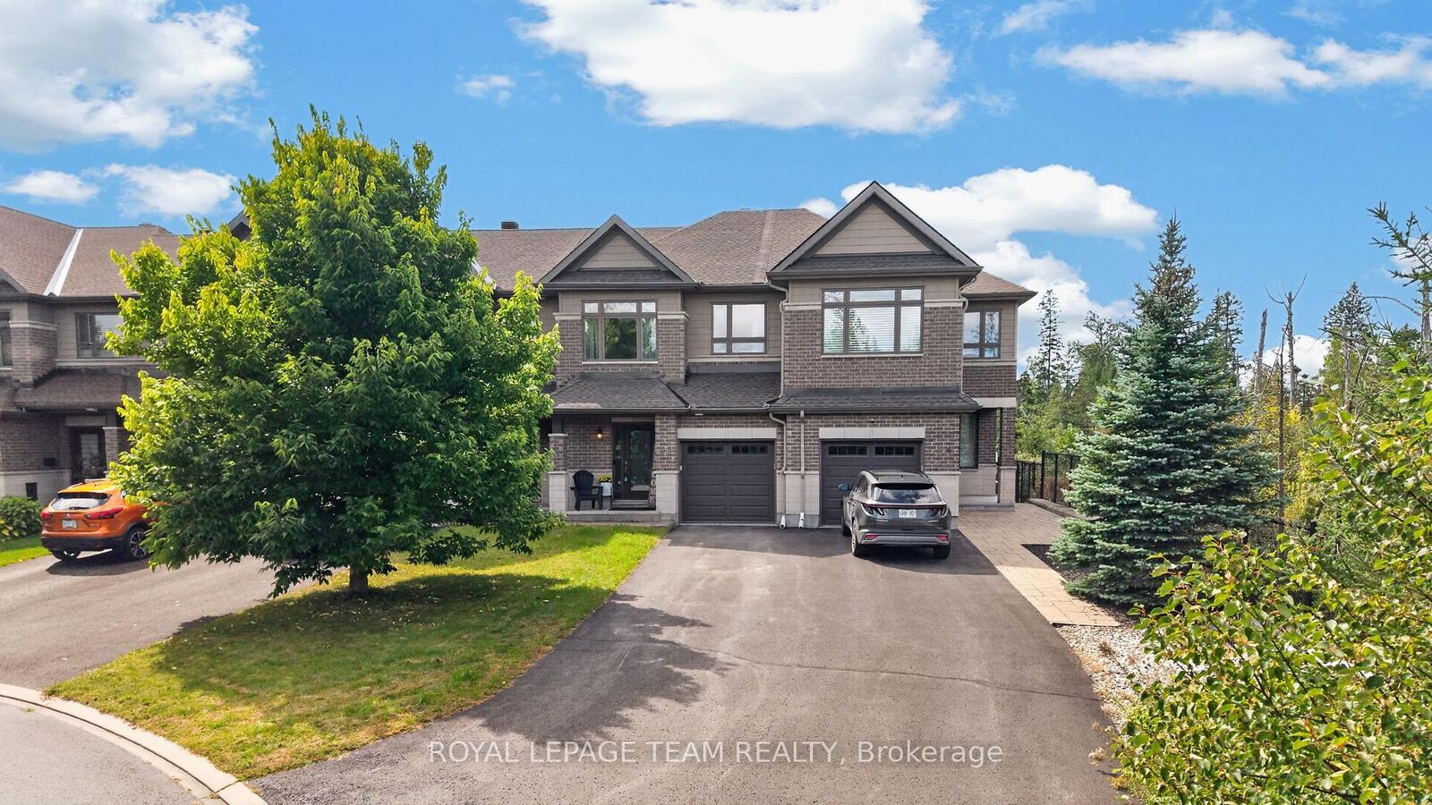 Property Photo:  154 Woodhurst Crescent  ON K2S 0T5 