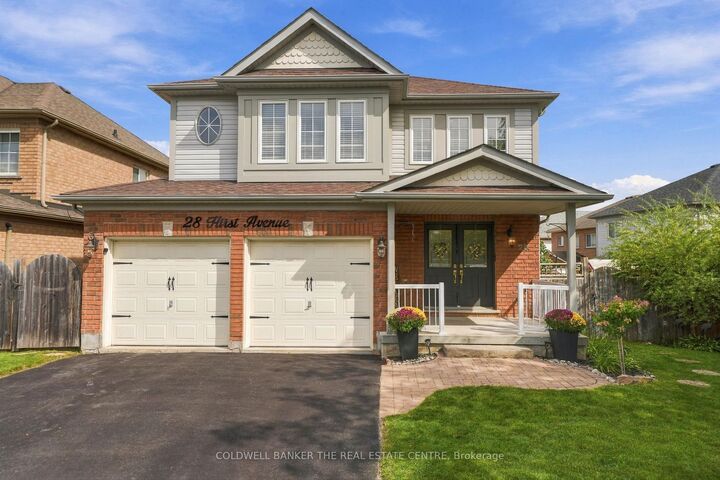 Property Photo:  28 Hirst Avenue E  ON L4P 4E6 