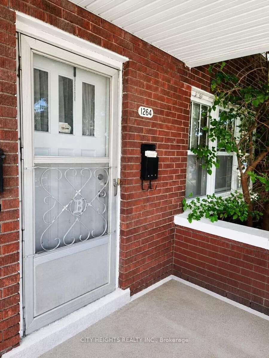 Property Photo:  1264 Elsmere Avenue #2  ON N8X 4G5 