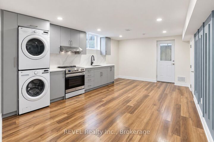 Property Photo:  15 Ironwood Court Lower  ON L2V 0J1 