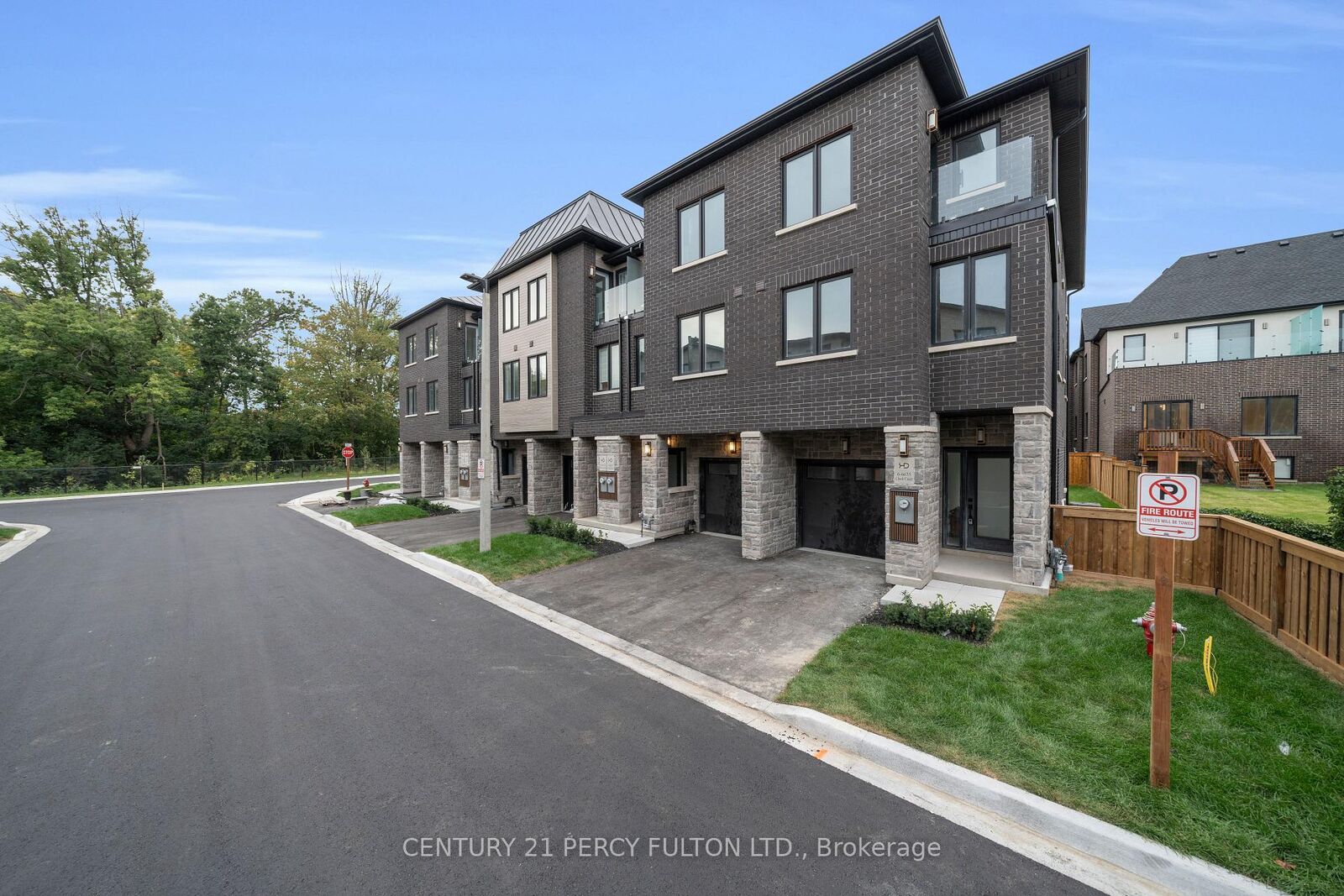 Property Photo:  6635 Clock Court 5  ON L5W 1N2 