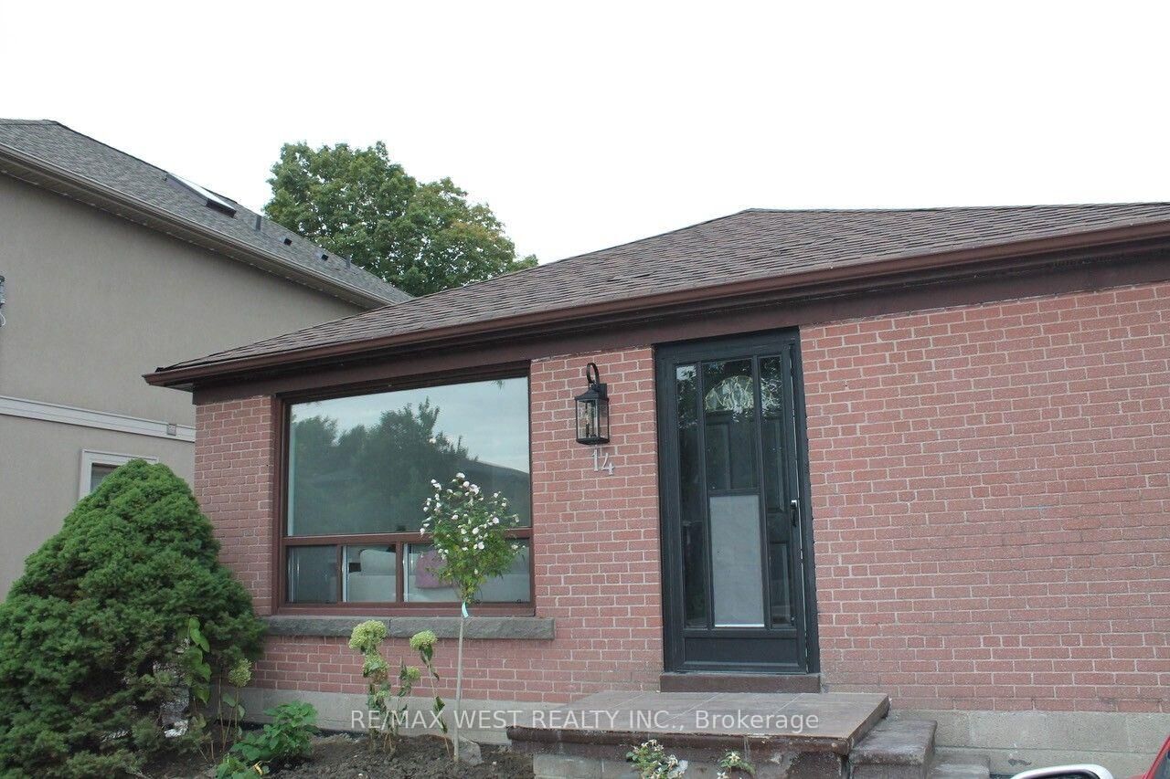 Property Photo:  14 Treeview Drive Main  ON N0B 2N0 
