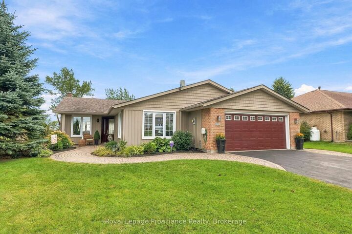 Property Photo:  110 Lakehurst Street  ON K0K 1H0 