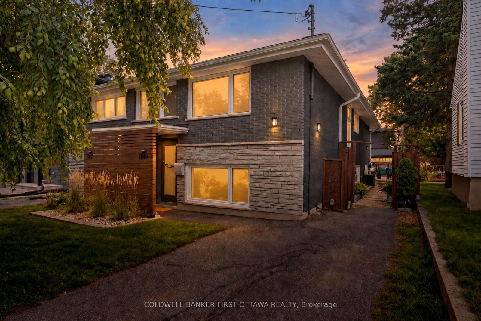Property Photo:  849 Maplewood Avenue  ON K2B 5V4 