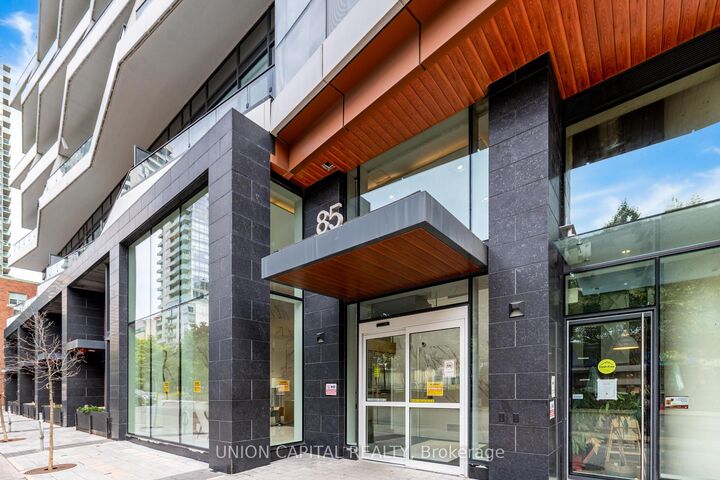 Property Photo: 85 Wood Street Ph01 ON M4Y 0E8