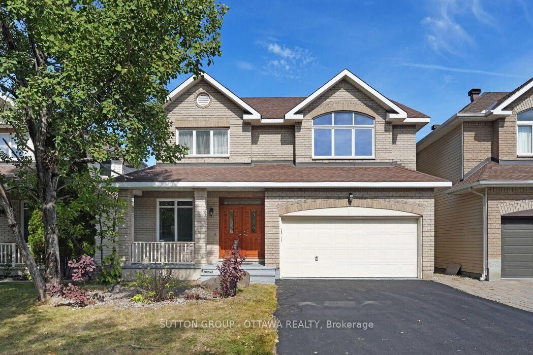 Property Photo: 5 Escade Drive ON K2G 6R9