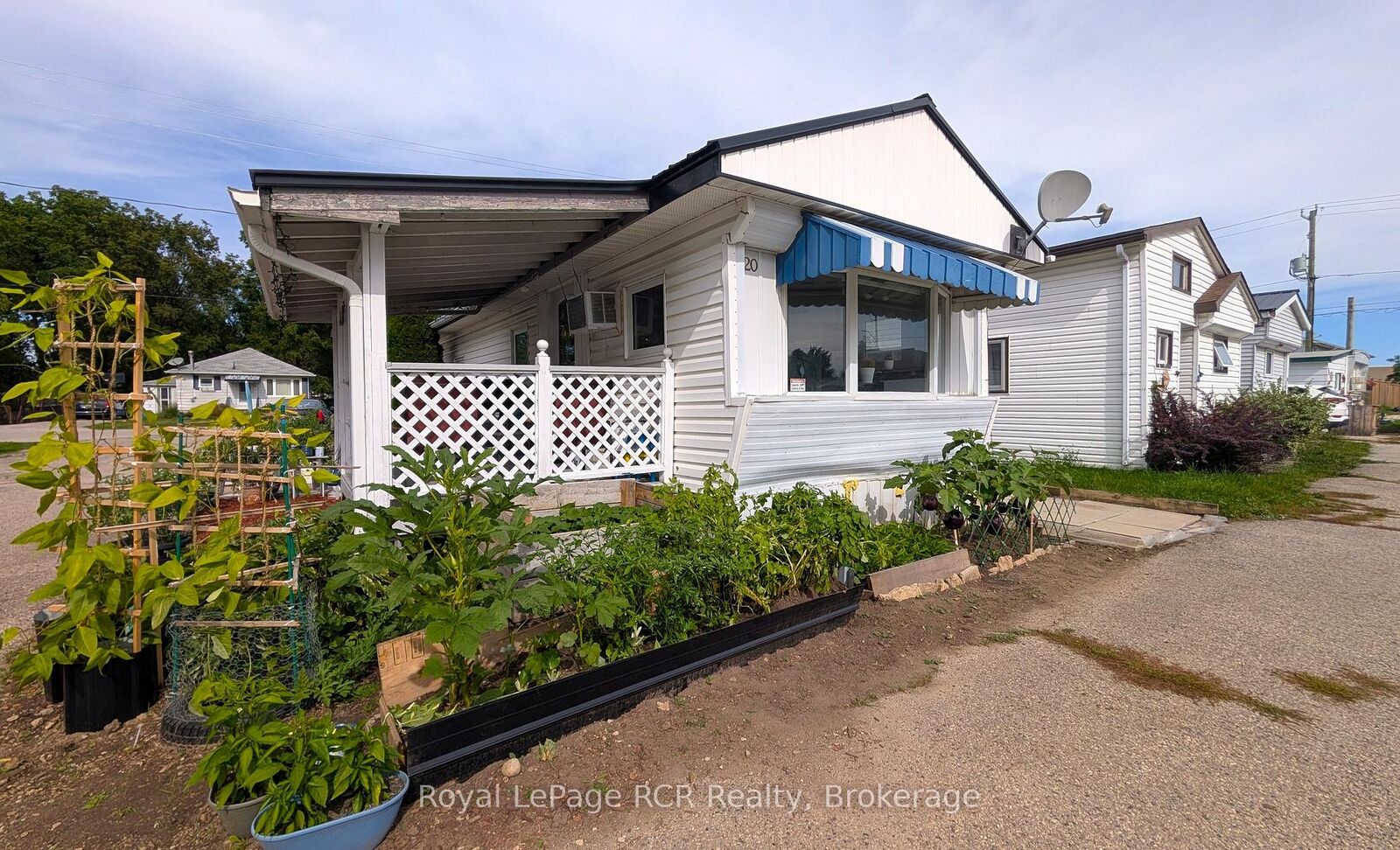 Property Photo:  1680 9th Avenue E 20  ON N4K 3G4 