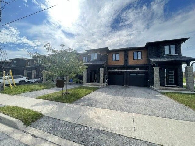 Property Photo: 4839 Pettit Avenue ON L2E 0B7