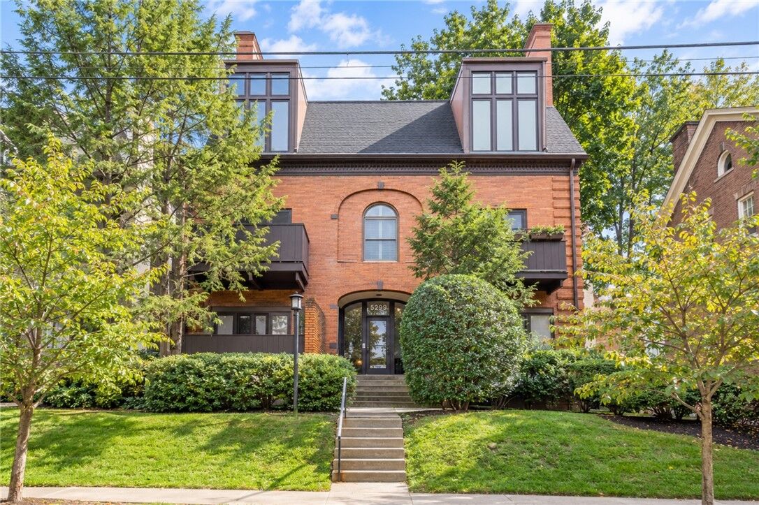 Property Photo:  5922 Howe Street 204  PA 15232 