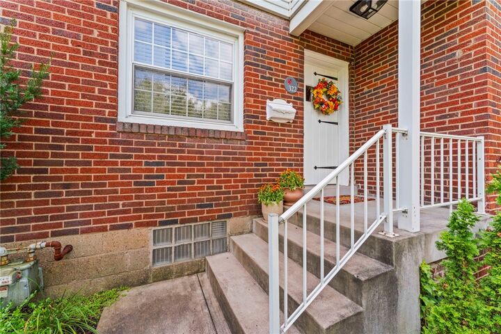 Property Photo:  322 Vanadium Road  PA 15243 