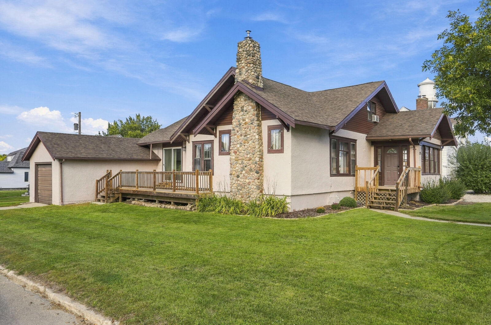Property Photo:  20 10th Avenue  SD 57274 