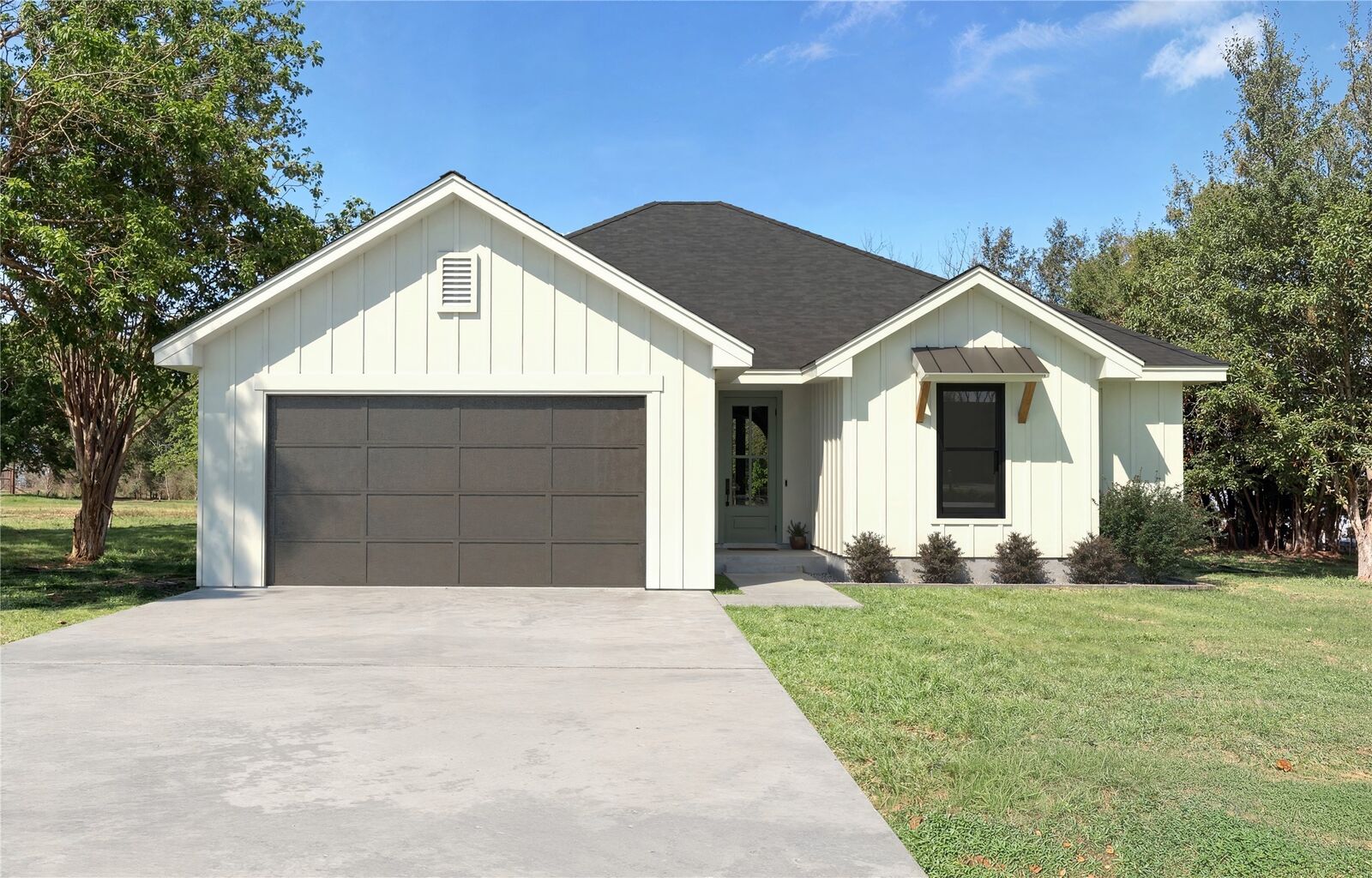 Property Photo:  1104 Gravel Street  TX 78666 
