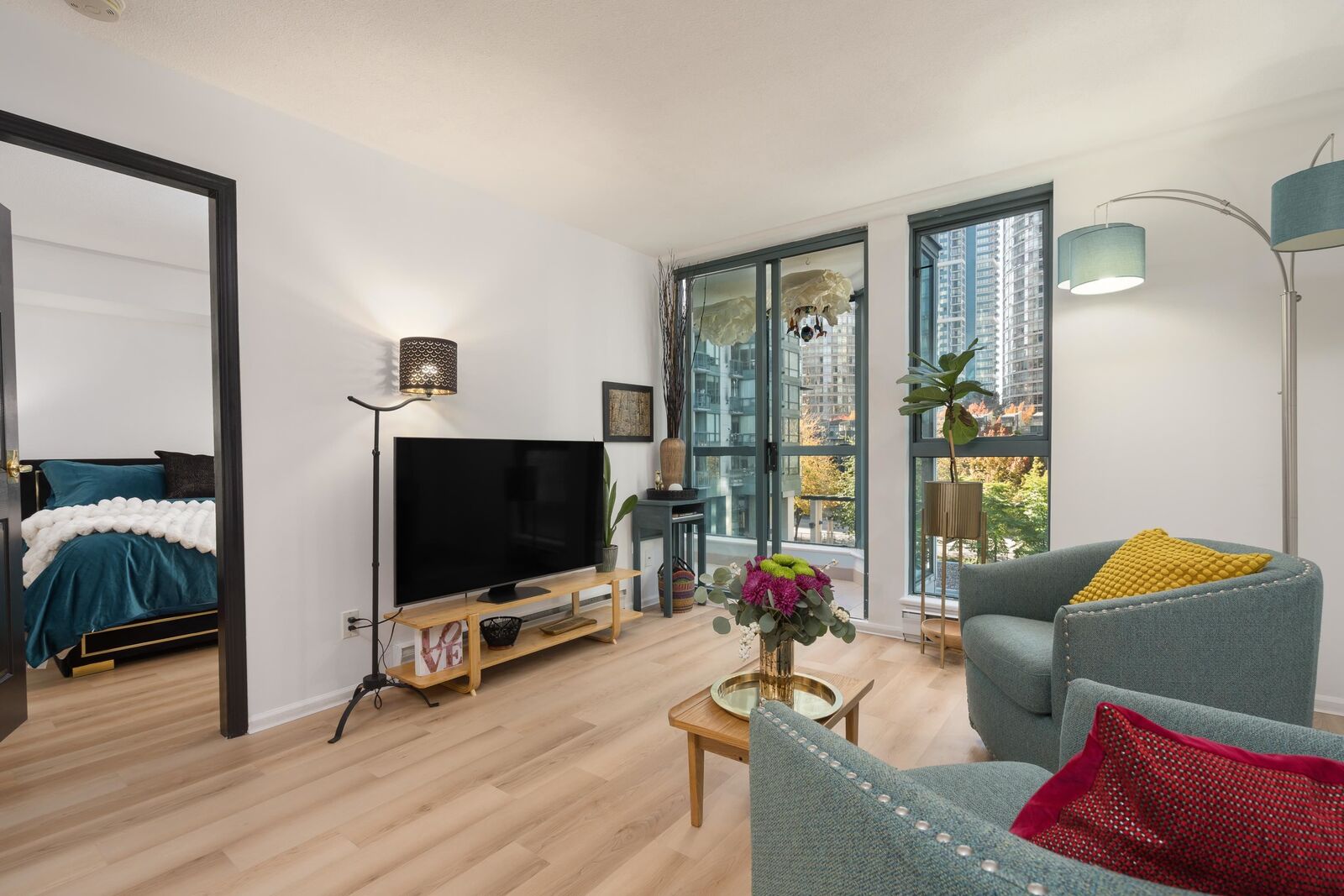 Property Photo:  1238 Melville Street 807  BC V6E 4N2 