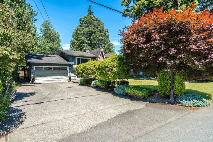 Property Photo:  34257 Woodbine Crescent  BC V2S 2R4 